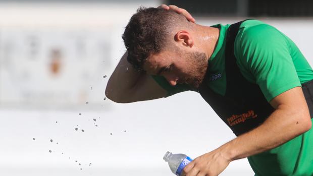 El Córdoba CF-Cádiz CF, primer partido con dos tiempos muertos por altas temperaturas