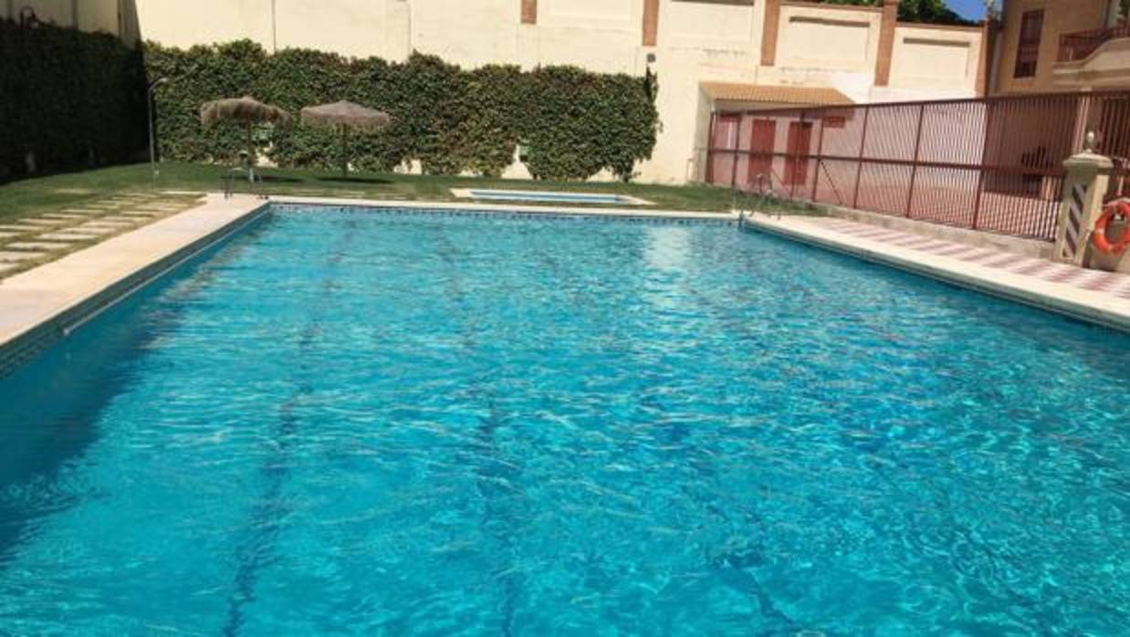 Una piscina desinfectada con luz ultravioleta