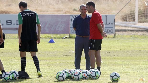Tres vías para mejorar la plantilla del Córdoba CF con el grupo perfilado