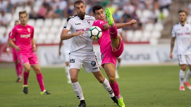 El Córdoba CF logra en Albacete el primer triunfo de la temporada