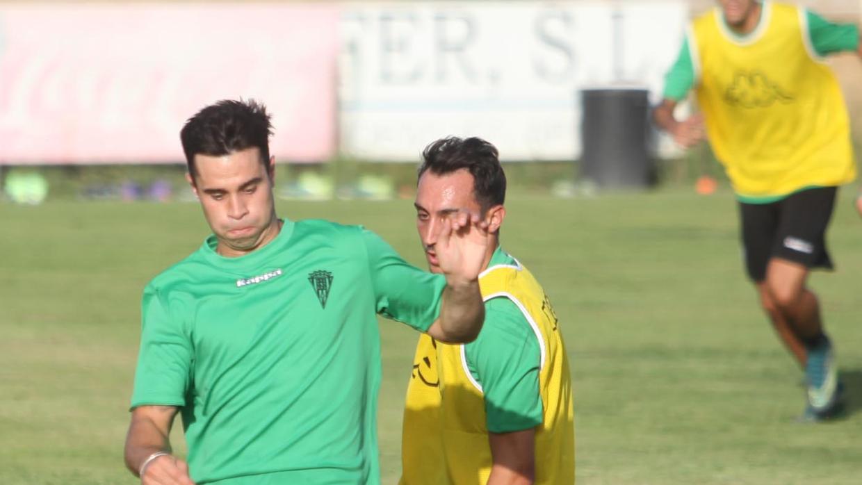 Jaime Romero, junto a Aguza, en un entrenamiento