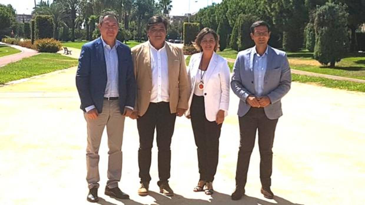 Los alcaldes, durante su encuentro en Huelva