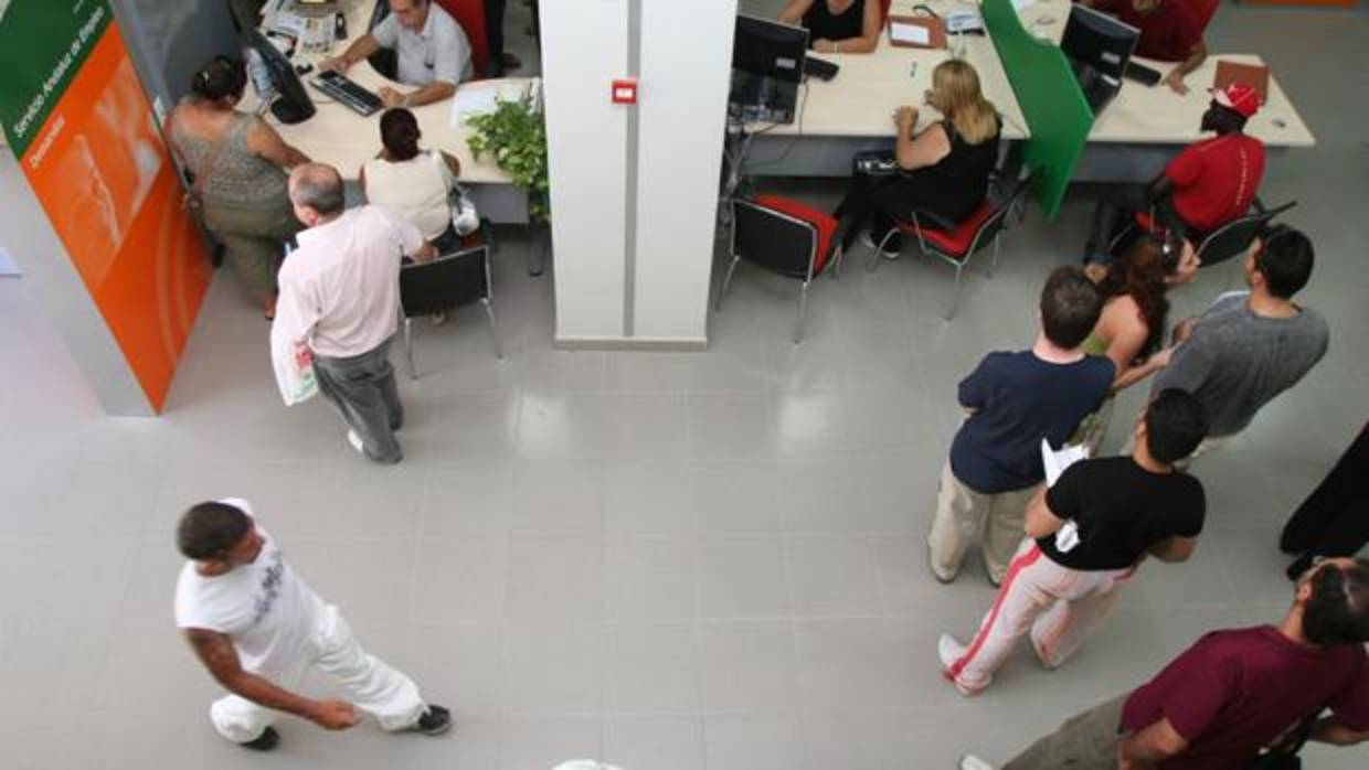 La acusada trabajó en empresas de hostelería en situación irregular y después cobró el desempleo