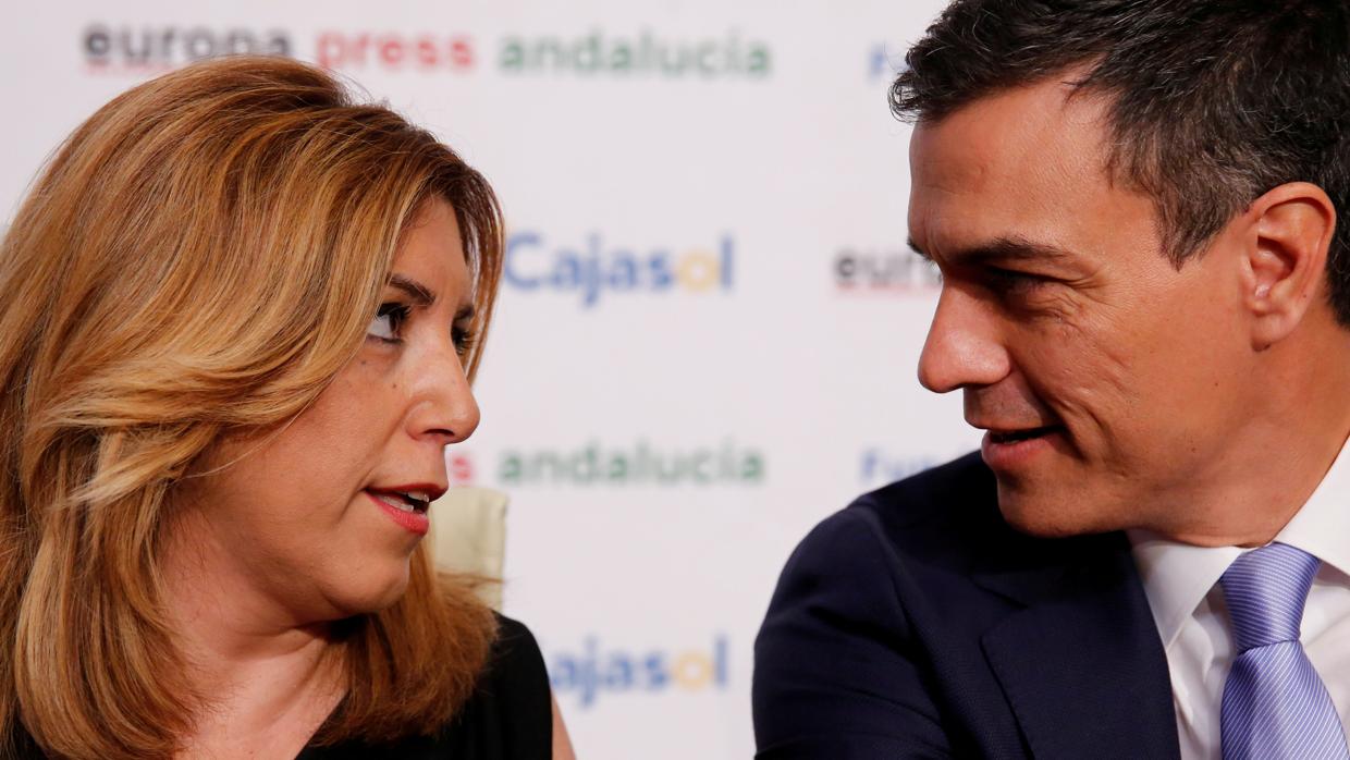 Susana Díaz y Pedro Sánchez durante un encuentro hace un año en Sevilla