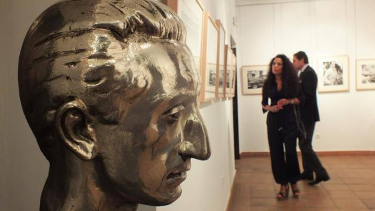 Busto de Manolete que se puede ver en la exposición de Villa del Río