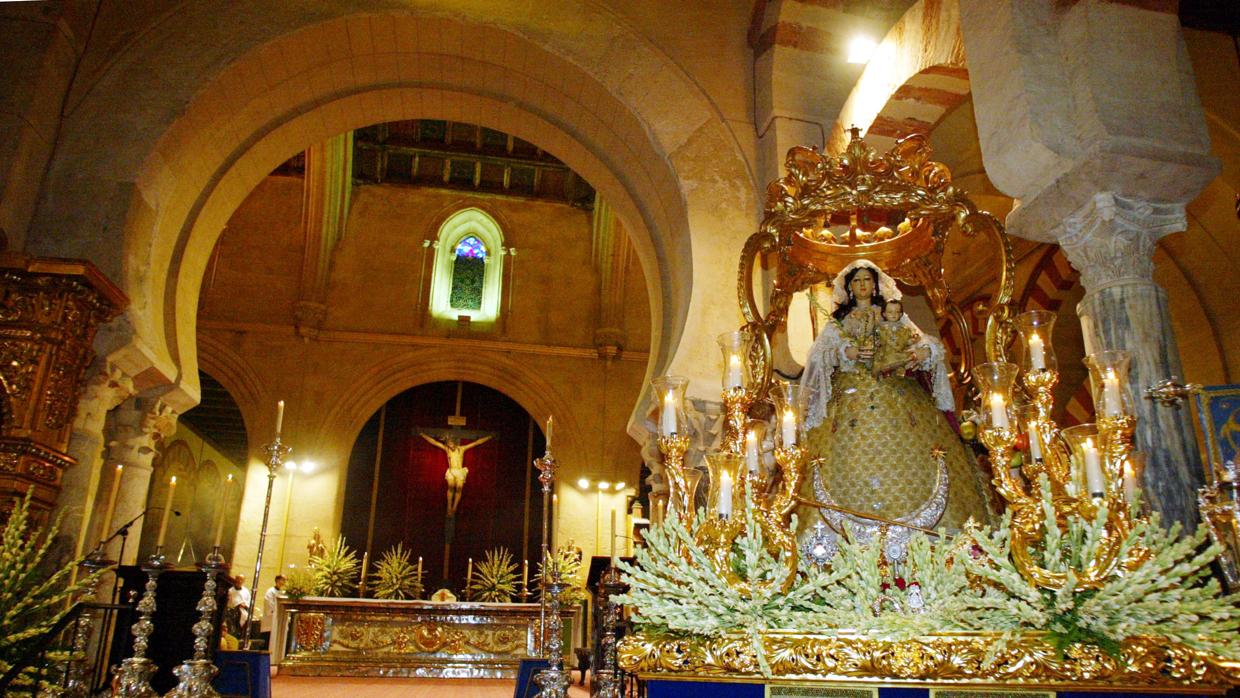 La Virgen del Socorro, durante el triduo preparatorio en la Catedral