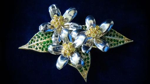 Broche para la Virgen de la Salud de Sevilla