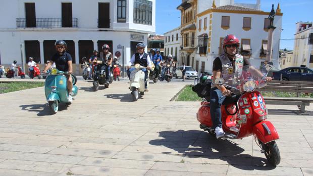 Las vespas toman Baena