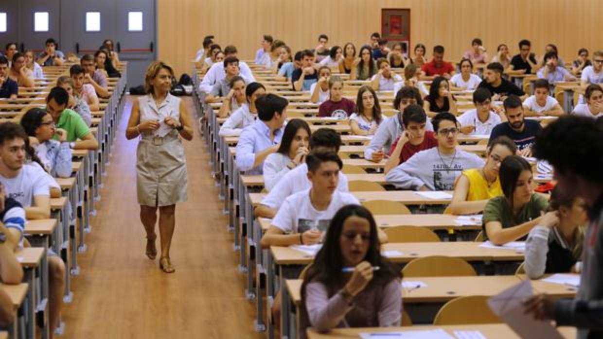 Los estudiantes, antes de comenzar la prueba