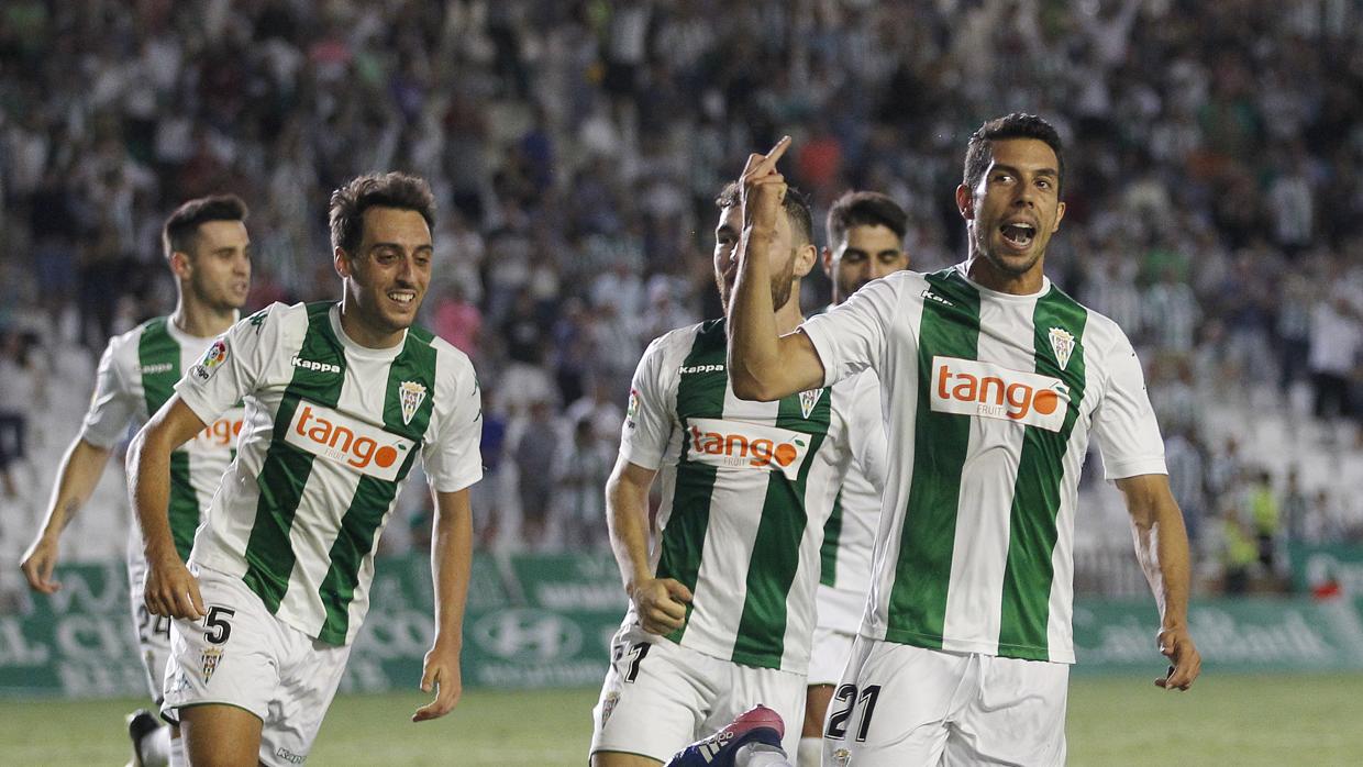 El capitán del Córdoba CF hace una peineta