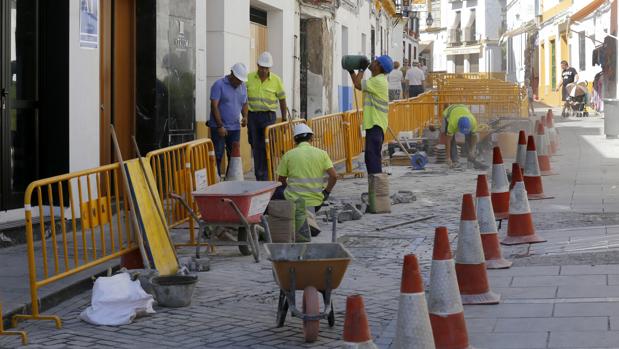 La licitación pública se estanca en Córdoba mientras se dispara en toda Andalucía