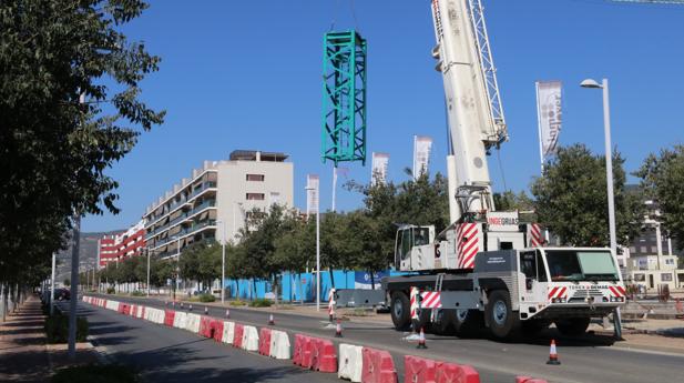 La grúa más alta para la torre más grande de Córdoba