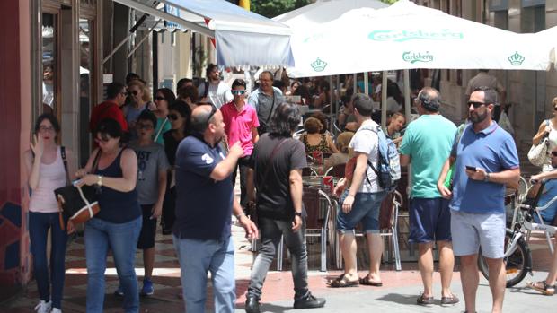 Veladores en Córdoba: crónica de una larga polémica