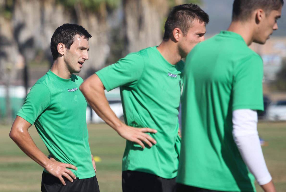 Jovanovic, junto a Markovic en un entrenamiento