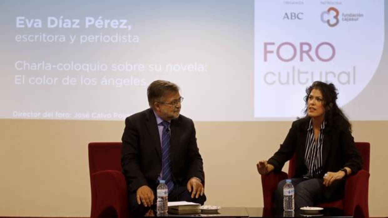 Eva Díaz Pérez, con José Calvo Poyato, en el Foro Cultural