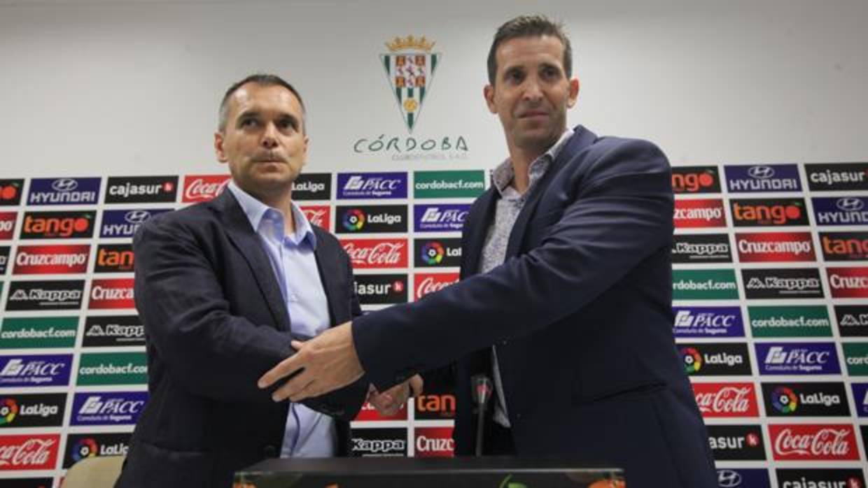 El entrenador del Córdoba, Juan Merino, en su presentación