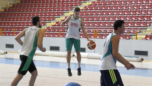 Entrenamiento del Yosíquesé Cordobasket en Vista Alegre