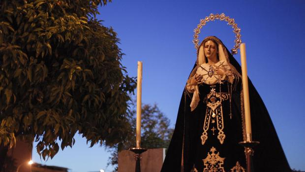 El Traslado al Sepulcro de Córdoba conmemora los 10 años de la Virgen de la Salud y Traspaso