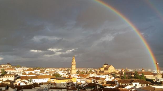 El arcoiris que ha cruzado el cielo de Córdoba