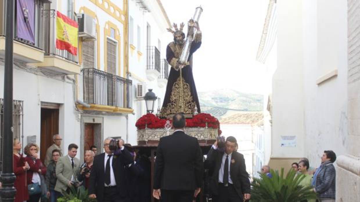 Paso de Jesús Nazareno por la calle Doctora de la localidad cordobesa