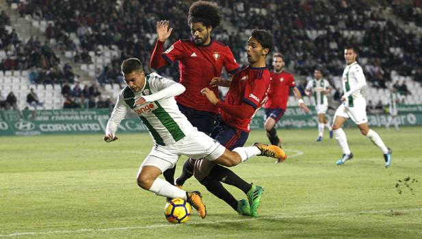 El Córdoba CF sigue desmoronándose tras perder ante Osasuna (0-1)