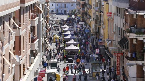 La calle Jesús Rescatado durante la celebración de una actividad comercial