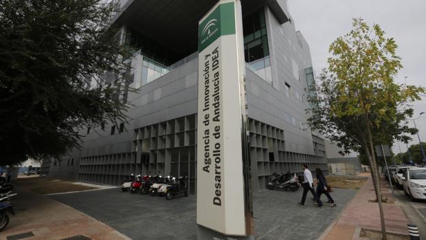 El secreto mejor guardado de la Junta de Andalucía: los 23.899 empleados de su administración paralela