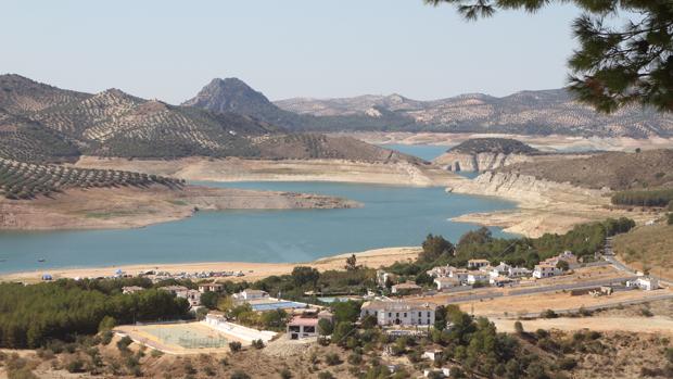 La Confederación Hidrográfica del Guadalquivir autoriza un nuevo desembalse para riego en el campo