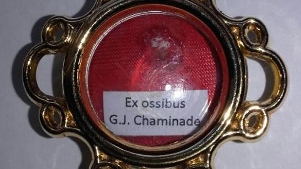 La Hermandad de Jesús Caído recibe la reliquia del beato Guillermo José de Chaminade