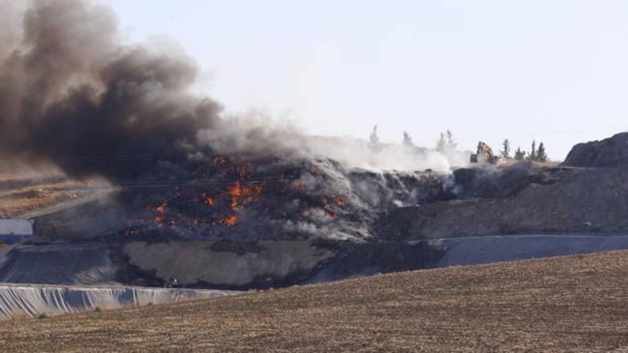 Imagen del incendio que se produjo en Recicor el pasado mes de octubre