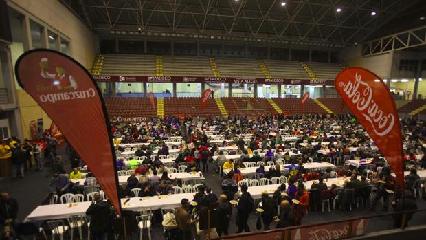 El Pabellón de Vista Alegre acoge la «Cena de la Pasta» antes de la Media Maratón de Córdoba