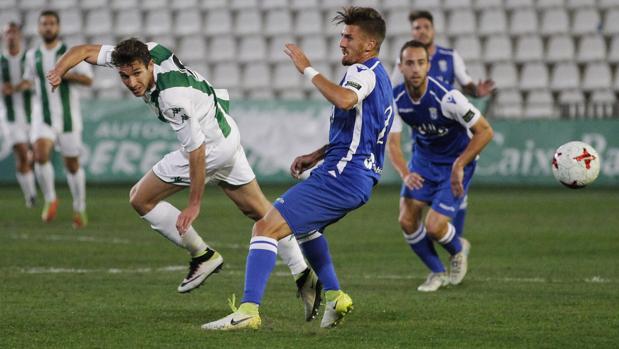 El Córdoba B sale del descenso tras imponerse a la UD Melilla (2-0)