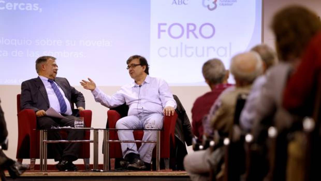 José Calvo Poyato y Javier Cercas, durante el Foro Cultural