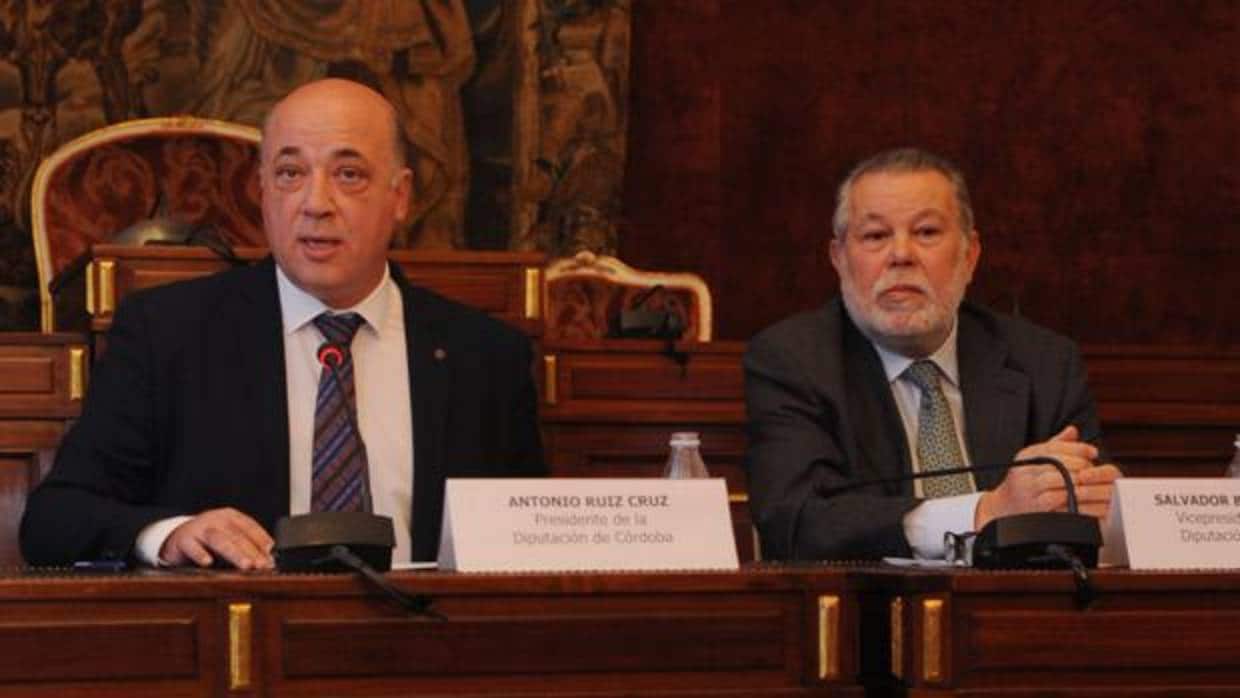 Antonio Ruiz y Salvador Blanco en la presentación de los presupuestos de la Diputación de Córdoba