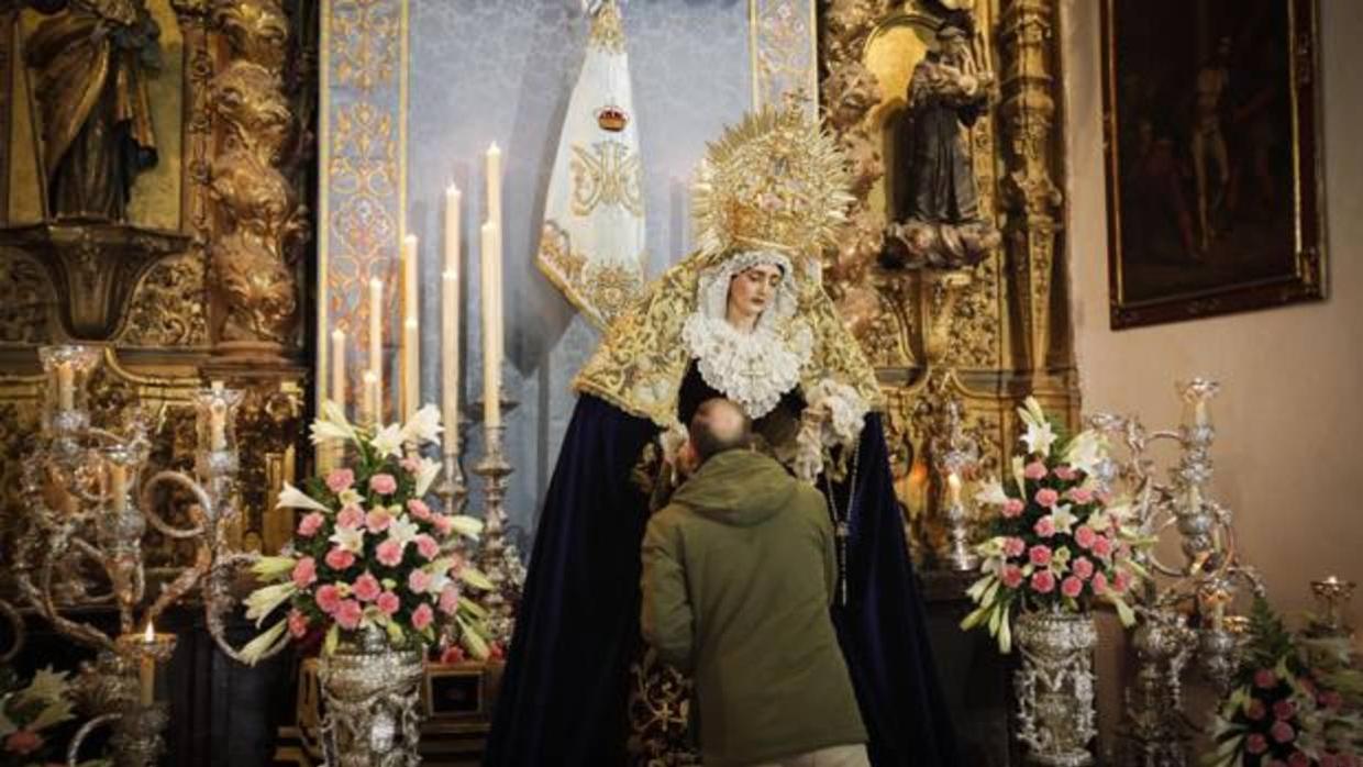 Besamanos de María Santísima del Dulce Nombre