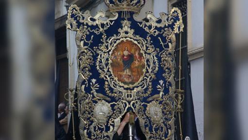 Simpecado de la hermandad del Santo Sepulcro