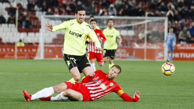 Un nuevo y flagrante error defensivo deja al Córdoba CF sin puntuar ante la UD Almería