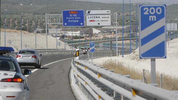 Empresarios de Puente Genil exigen a la Junta financiación para la Autovía del Olivar