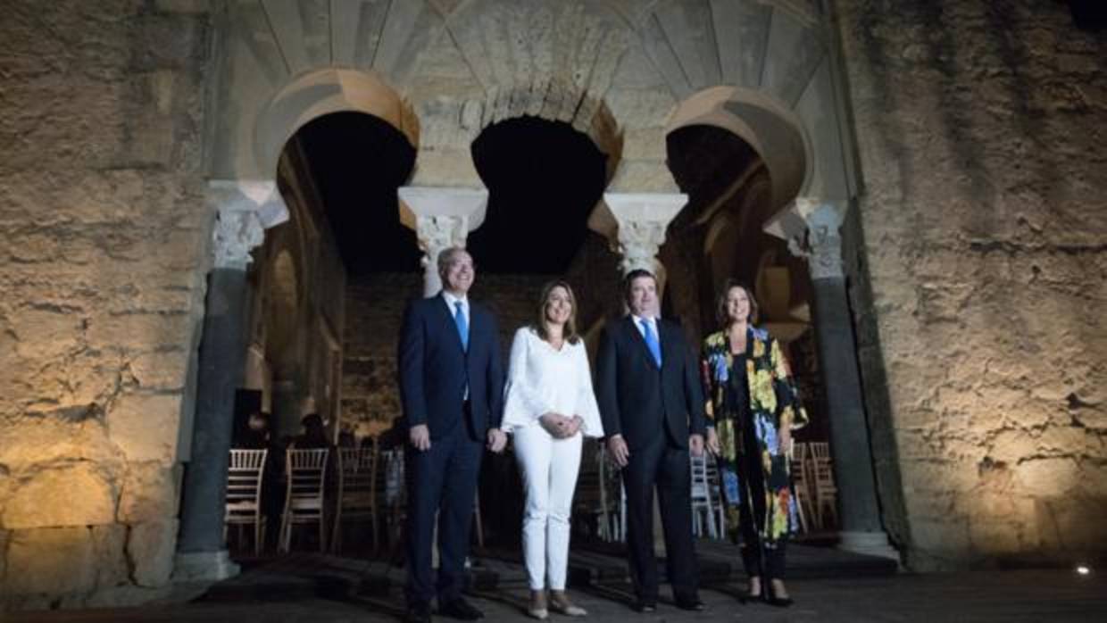 Susana Díaz (2ª izquierda), durante la inauguración de la nueva iluminación de Medina Azahara.