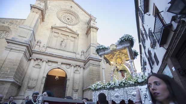 Córdoba da la bienvenida a la Virgen de la Cabeza de El Carpio