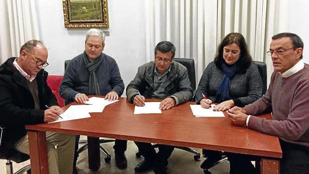 Firma que evitó la moción de censura de Aljaraque