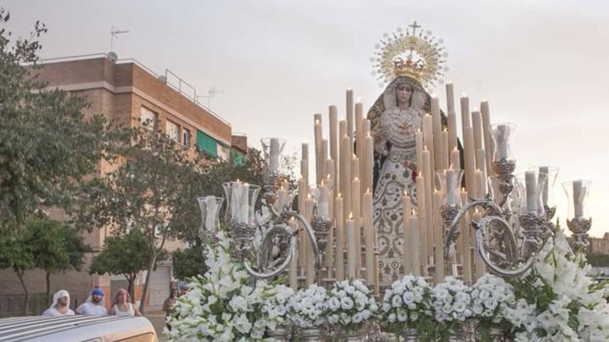 María Santísima de la O, en su rosario vespertino