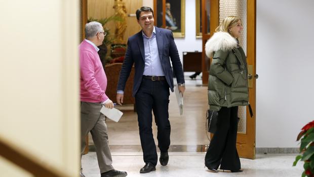 El PP del Ayuntamiento de Córdoba felicita la Navidad al piano y con la vista puesta en cambiar la ciudad