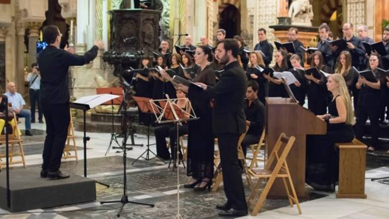 Actuación del Coro Ziryab en la Mezquita-Catedral