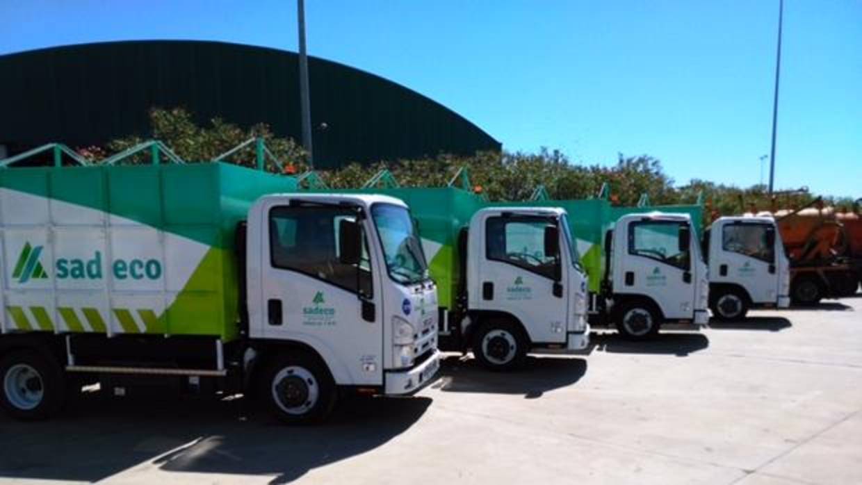 Camiones de la empresa municpal de limpieza de Córdoba (Sadeco)