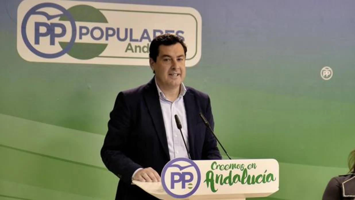 El líder del PP andaluz, Juanma Moreno, este lunes en la sede regional del partido