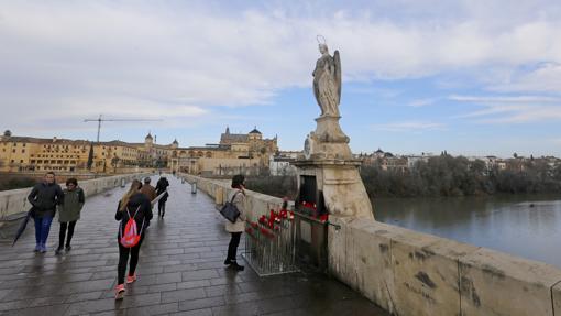 Aspecto del Puente Romano de Córdoba en enero de 2018