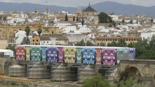 Obras de Luis Gordillo que taparon la obra