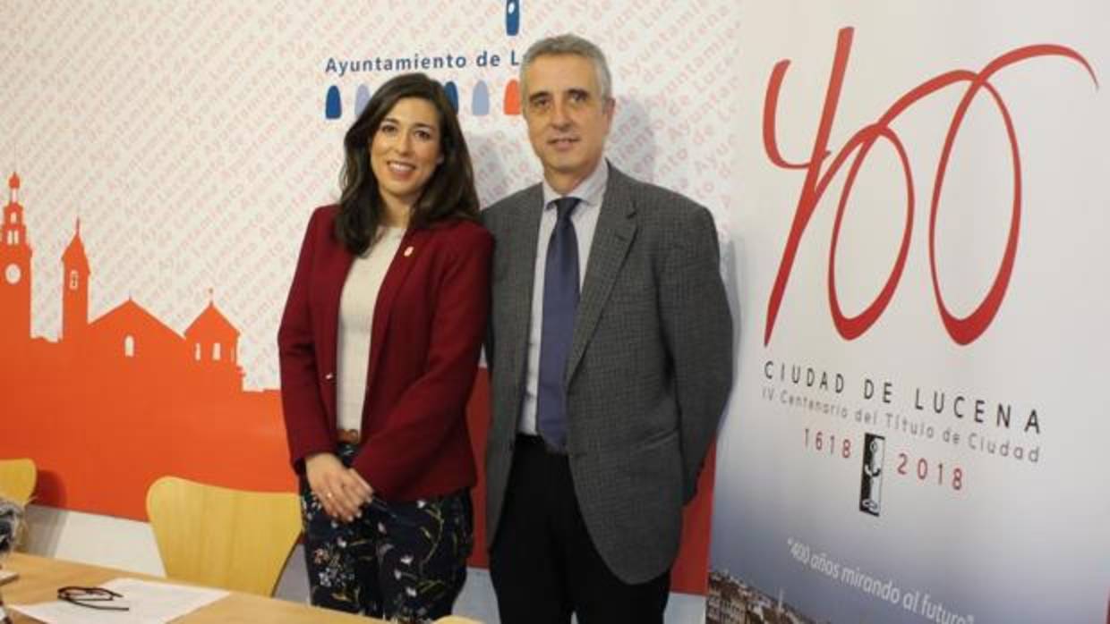 Teresa Alonso y Juan Pérez, en la presentación del programa para el 400 aniversario como ciudad