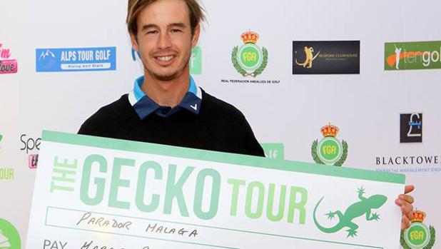 El golfista profesional cordobés Marcos Pastor gana la primera prueba del «Gecko Tour» en Málaga